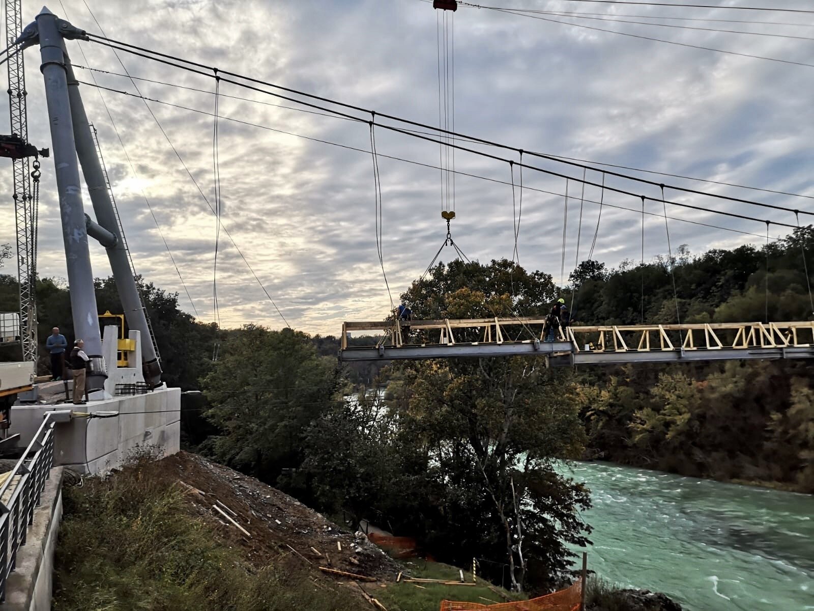 Knitting of the cycle bridge across Soča/Isonzo in photos