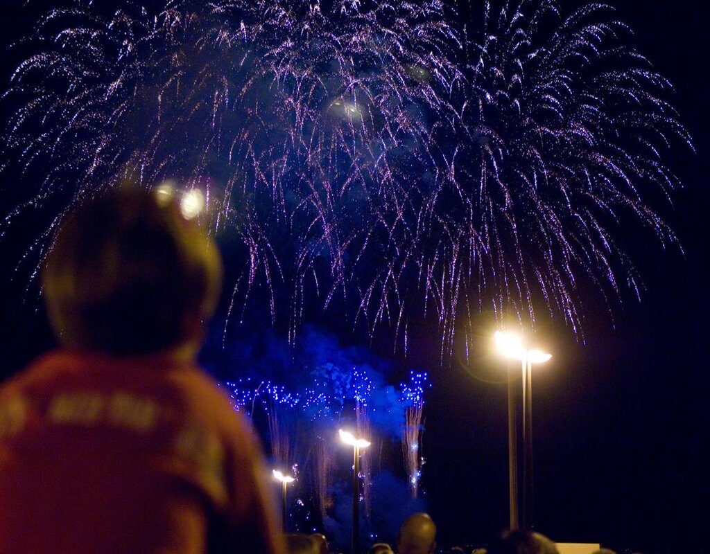 Proxyvfs.axd Main Image Hd R59254 26 Fuochi D Artificio Ferragosto Diga Grado Family Kindern Children Familien Ph Gianluca Baro Jpg