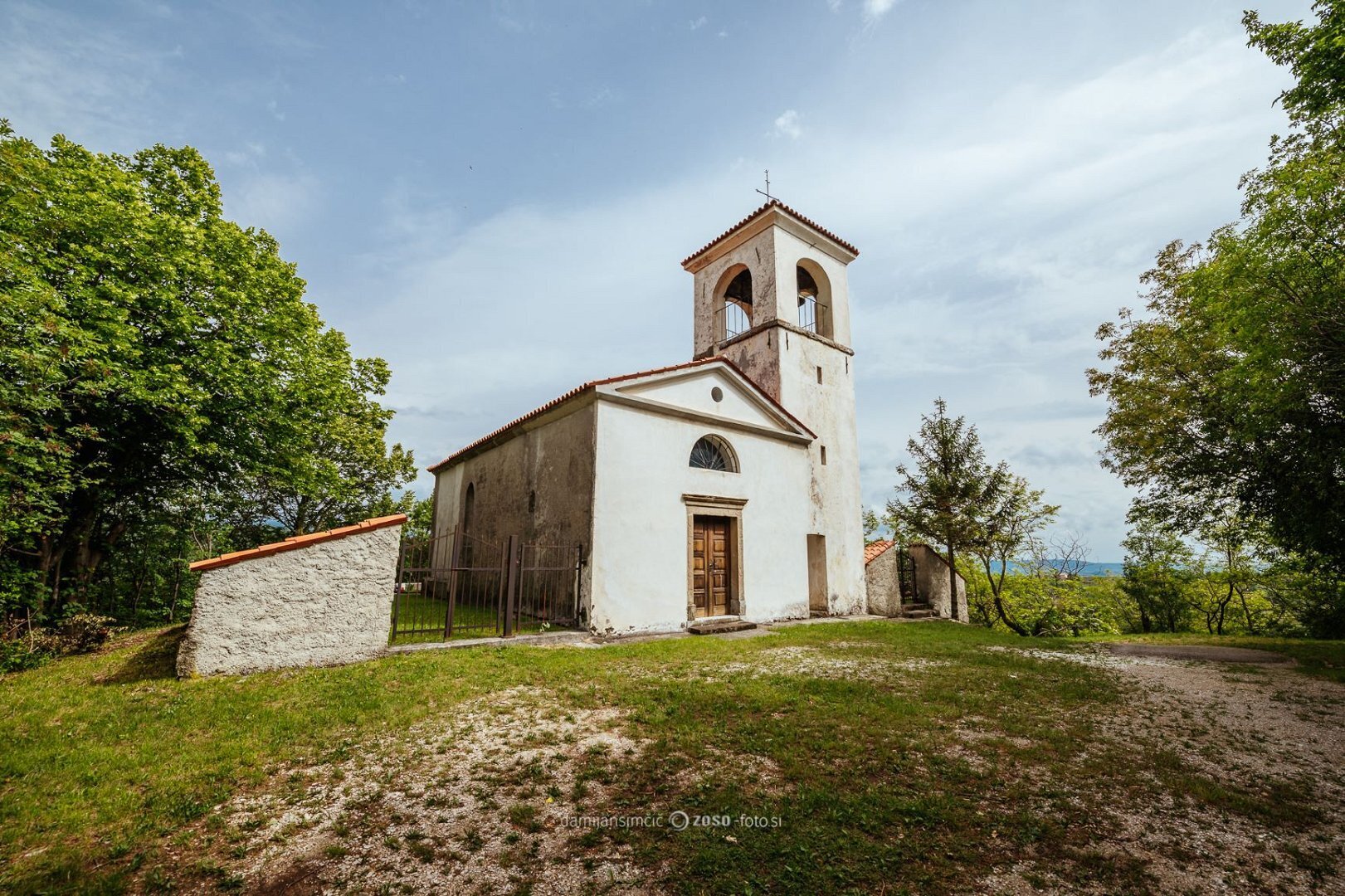 Cerkev sv. Petra in Pavla, Nozno