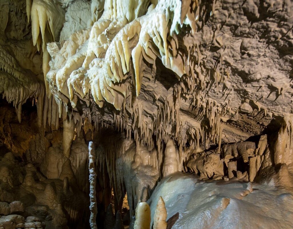 Nuova di Villanova Cave