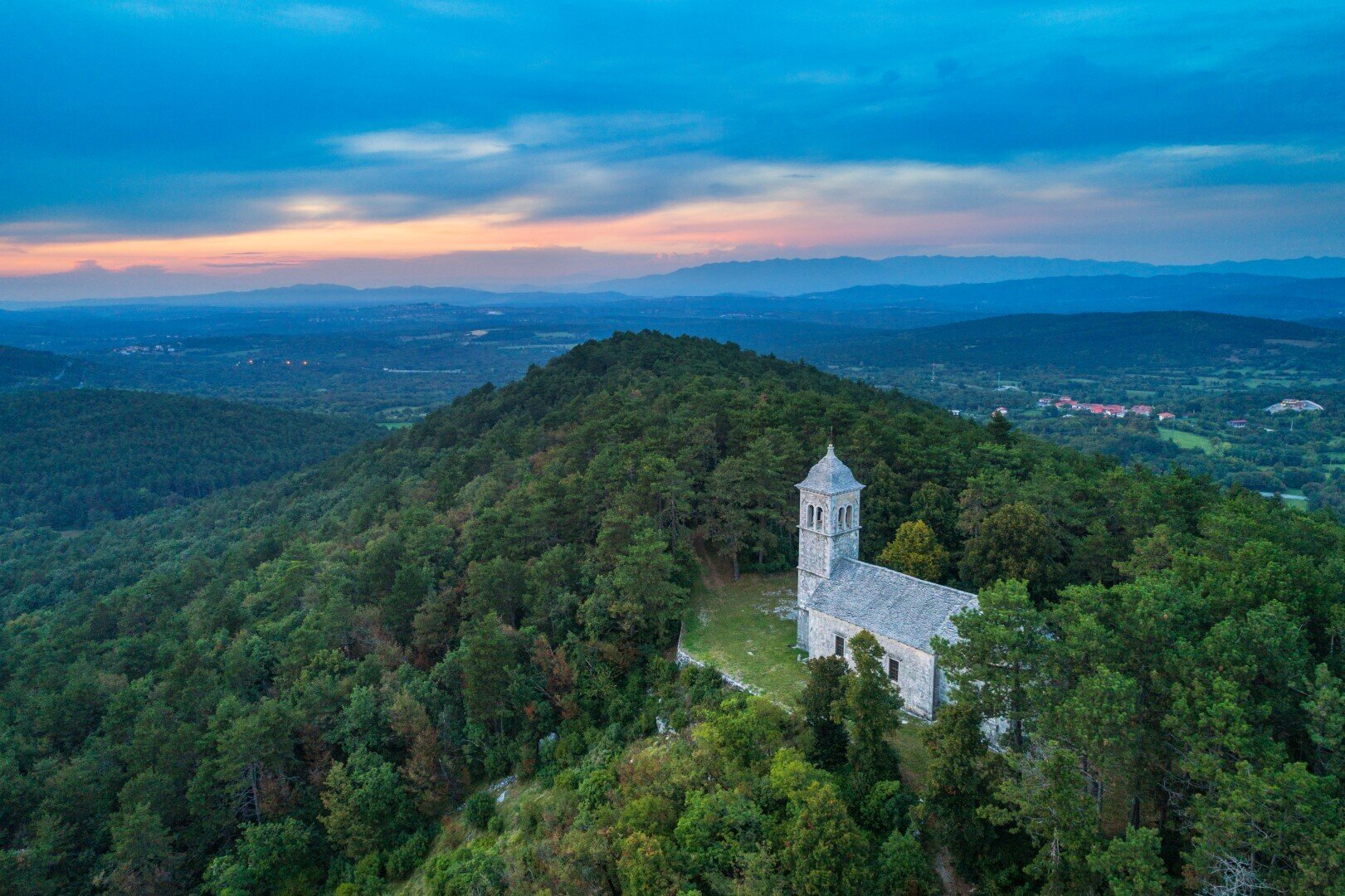 Cerkev Marijinega vnebovzetja, Gura nad Povirjem