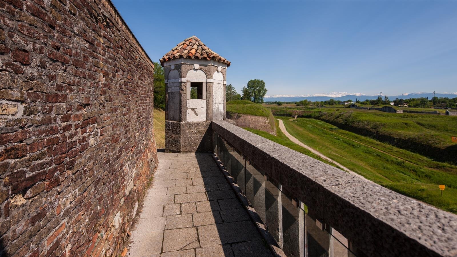 Historical park of the ramparts and galleries